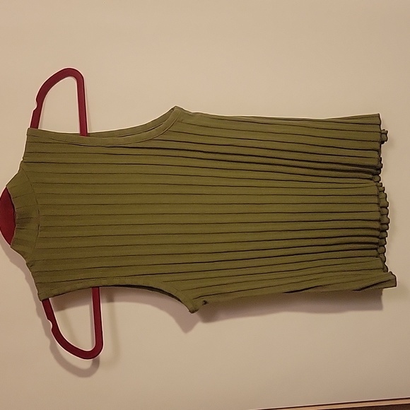 188 NWT Tank by a new day - Picture 2 of 6